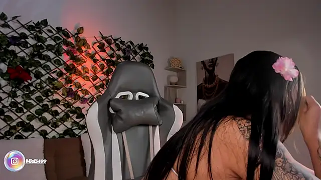 melody cute10 online show from March 2025 01:38:02 PM