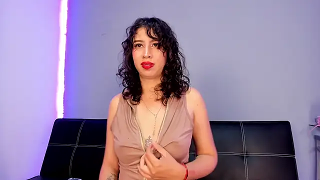 Snapshot of purplay_98 chatting on February 2025 01:44:02 PM purplay 98 online show from February 2025 01:44:02 PM