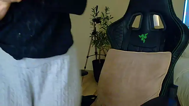 joycesilver online show from February 2026 08:40:02 AM