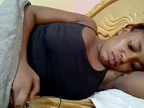 Snapshot of Zara_Twilight chatting on December 2025 01:27:02 PM Zara Twilight online show from December 2025 01:27:02 PM