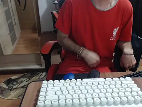 uncutguy01 online show from September 2025 05:01:02 AM