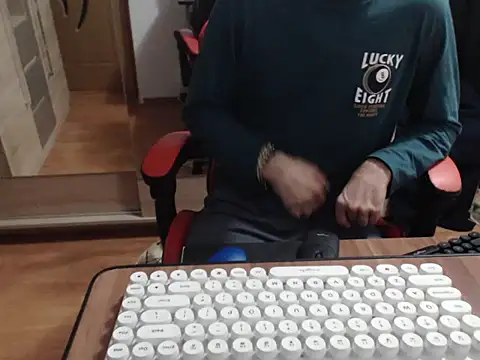 uncutguy01 online show from October 2025 05:02:02 AM