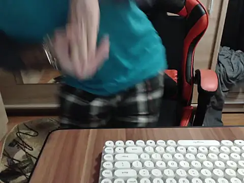 uncutguy01 online show from October 2025 04:34:02 AM