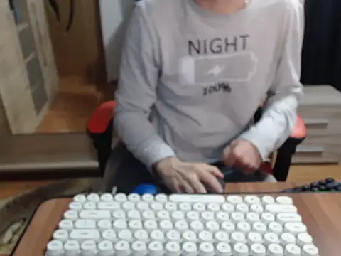 uncutguy01 online show from November 2025 05:29:02 AM