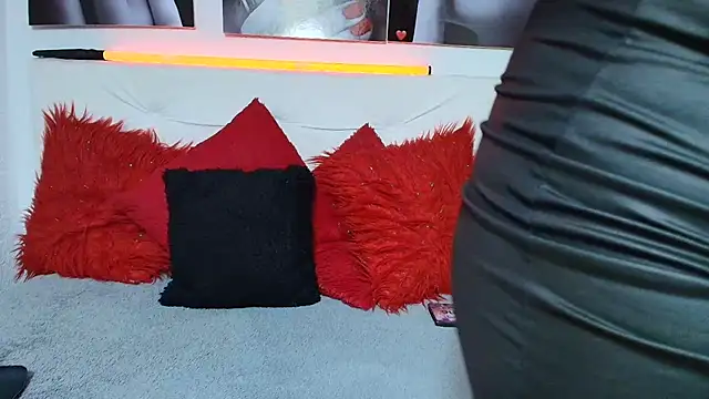 LinaBrowm online show from March 2026 01:39:01 PM