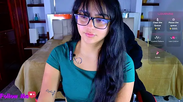 Snapshot of scarlleth_ chatting on December 2025 12:03:02 PM scarlleth online show from December 2025 12:03:02 PM