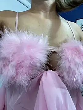 Isakeys  online show from February 2025 06:29:02 PM