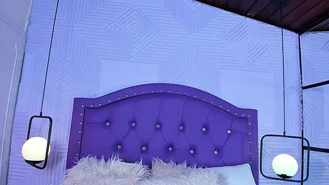 Snapshot of sarah_banks1 chatting on February 2026 03:00:02 AM sarah banks1 online show from February 2026 03:00:02 AM