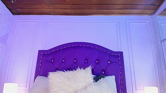 Snapshot of sarah_banks1 chatting on February 2026 03:17:01 AM sarah banks1 online show from February 2026 03:17:01 AM