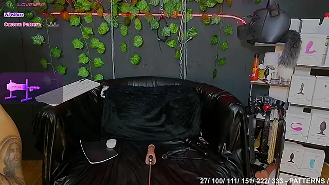 Snapshot of Sweett_Mollyy chatting on September 2025 02:48:01 AM Sweett Mollyy online show from September 2025 02:48:01 AM