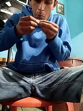 Leonul online show from December 2024 11:24:01 PM