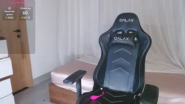 Lin SiYee online show from March 2025 02:47:01 PM