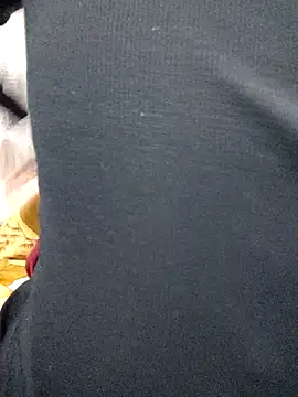 Snapshot of Haralushiaaa chatting on November 2025 11:26:02 PM Haralushiaaa online show from November 2025 11:26:02 PM