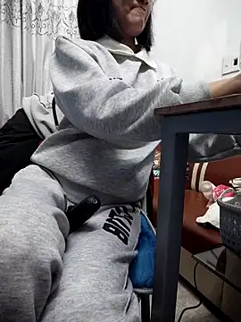 Snapshot of Haralushiaaa chatting on November 2025 12:48:01 PM Haralushiaaa online show from November 2025 12:48:01 PM