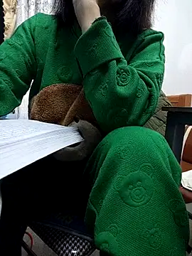 Snapshot of Haralushiaaa chatting on November 2025 08:38:01 AM Haralushiaaa online show from November 2025 08:38:01 AM