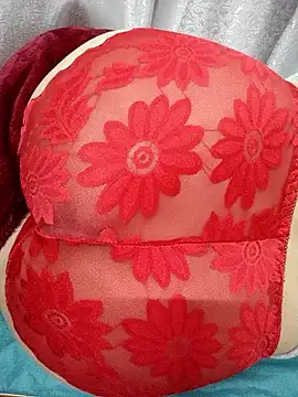 Snapshot of Haralushiaaa chatting on December 2025 06:39:01 PM Haralushiaaa online show from December 2025 06:39:01 PM