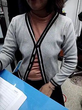 Haralushiaaa online show from December 2025 02:12:02 PM