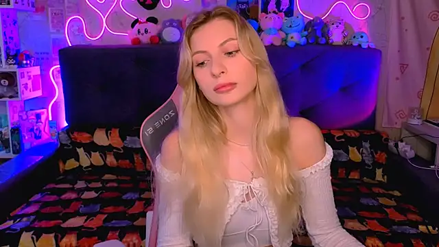 Maria Hunt online show from November 2025 05:29:02 AM