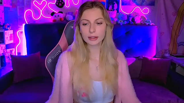 Maria Hunt online show from November 2025 02:12:02 AM