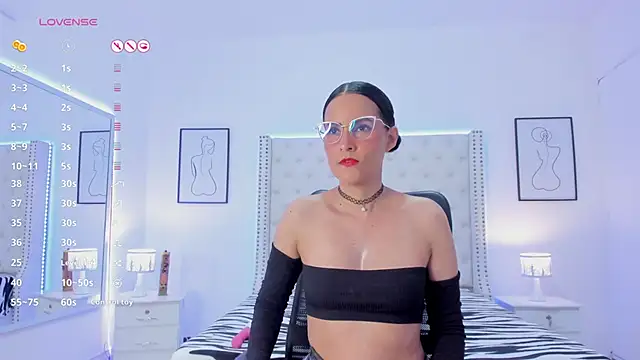 Coco Balenciaga  online show from January 2025 11:54:02 AM