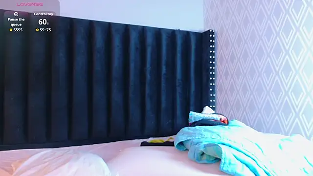 Snapshot of littleebluee chatting on February 2026 02:59:01 AM littleebluee online show from February 2026 02:59:01 AM