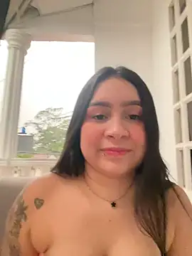 Pretty Isadora online show from January 2025 11:00:02 PM