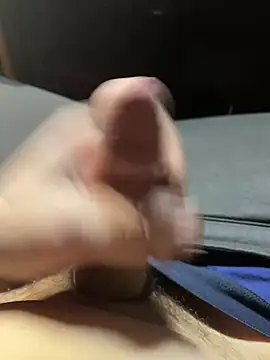 Snapshot of joeycbigcock chatting on January 2025 03:09:01 AM joeycbigcock online show from January 2025 03:09:01 AM