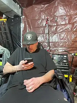 Snapshot of joeycbigcock chatting on January 2025 03:09:01 AM joeycbigcock online show from January 2025 03:09:01 AM