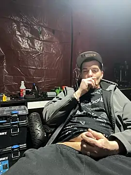 Snapshot of joeycbigcock chatting on March 2025 02:33:02 PM joeycbigcock online show from March 2025 02:33:02 PM