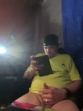 Snapshot of joeycbigcock chatting on March 2025 12:48:02 AM joeycbigcock online show from March 2025 12:48:02 AM