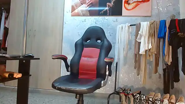 Samantabrown  online show from February 2026 11:17:01 AM