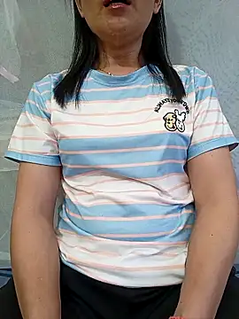 Snapshot of Asian_girl13 chatting on April 2026 11:32:02 PM Asian girl13 online show from April 2026 11:32:02 PM