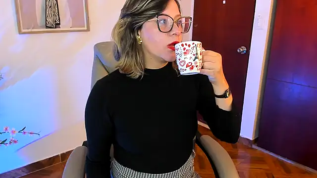 Chanelll Taylorr  online show from November 2025 09:21:01 AM