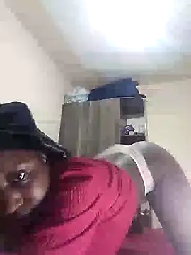 Adaline-Paris online show from March 2026 04:02:02 PM