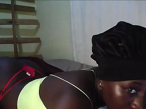 Adaline-Paris online show from April 2026 07:04:02 PM