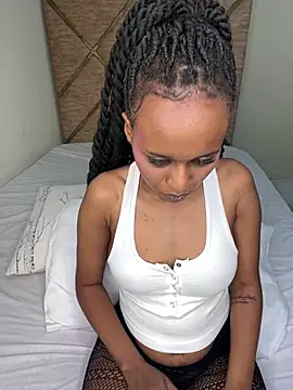 Snapshot of Star_Light2 chatting on December 2024 12:20:01 AM Star Light2 online show from December 2024 12:20:01 AM