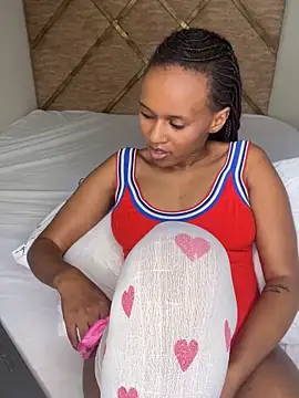 Snapshot of Star_Light2 chatting on October 2025 12:31:02 AM Star Light2 online show from October 2025 12:31:02 AM