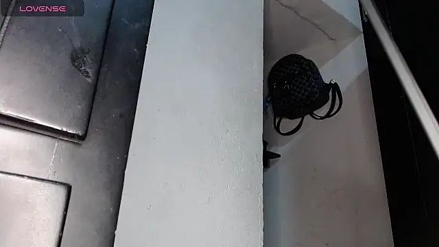 zoe max online show from September 2025 06:19:01 PM