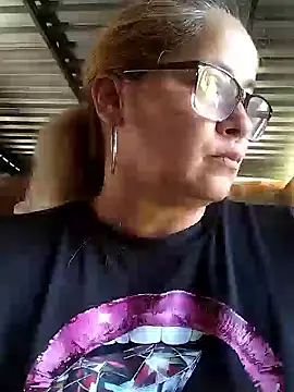 Snapshot of natally_ross21 chatting on May 2026 02:44:01 PM natally ross21 online show from May 2026 02:44:01 PM