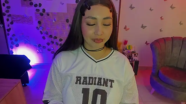 Fiore Sanz  online show from March 2026 03:00:02 AM