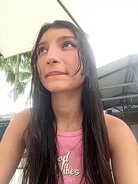 loly-yandere online show from December 2024 08:25:01 PM