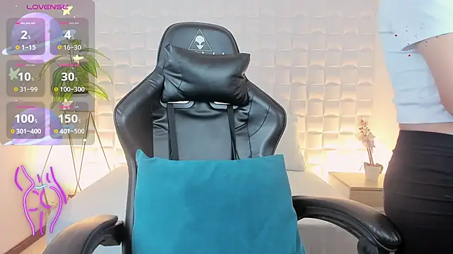 yadira furlan  online show from January 2025 07:28:01 PM