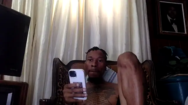 Snapshot of KingDerRico chatting on November 2025 04:19:02 PM KingDerRico online show from November 2025 04:19:02 PM