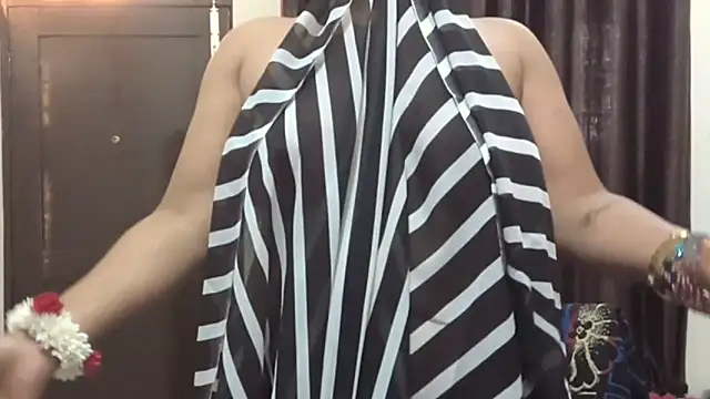 Snapshot of Gulaboo_bhabi chatting on February 2025 09:09:02 AM Gulaboo bhabi online show from February 2025 09:09:02 AM