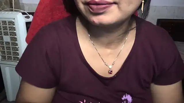 Snapshot of Gulaboo_bhabi chatting on May 2026 11:35:02 PM Gulaboo bhabi online show from May 2026 11:35:02 PM
