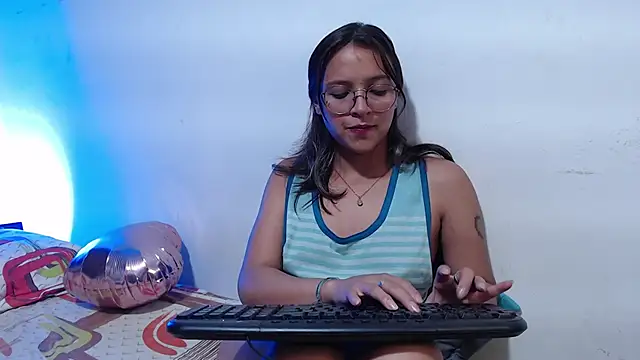 Zoe--khalL online show from January 2026 06:18:02 AM