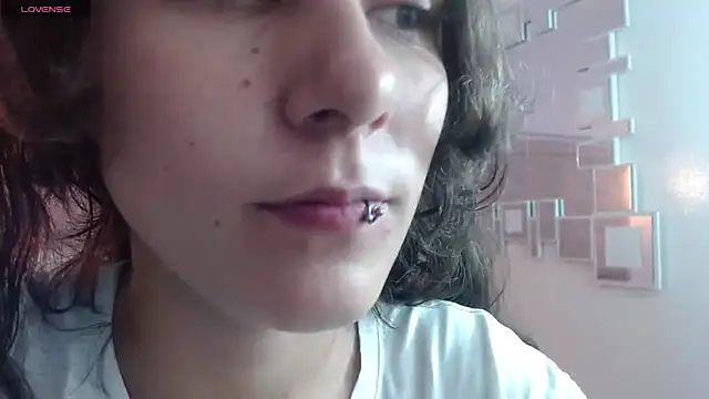 xlunna online show from January 2025 07:21:02 PM