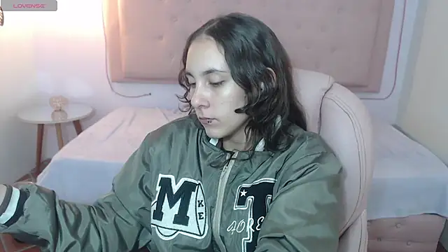 xlunna online show from March 2025 12:20:01 PM