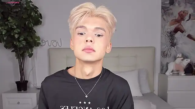 Snapshot of Felix_Rey chatting on December 2025 06:46:02 PM Felix Rey online show from December 2025 06:46:02 PM