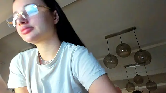 IreneVON online show from December 2025 04:09:01 AM